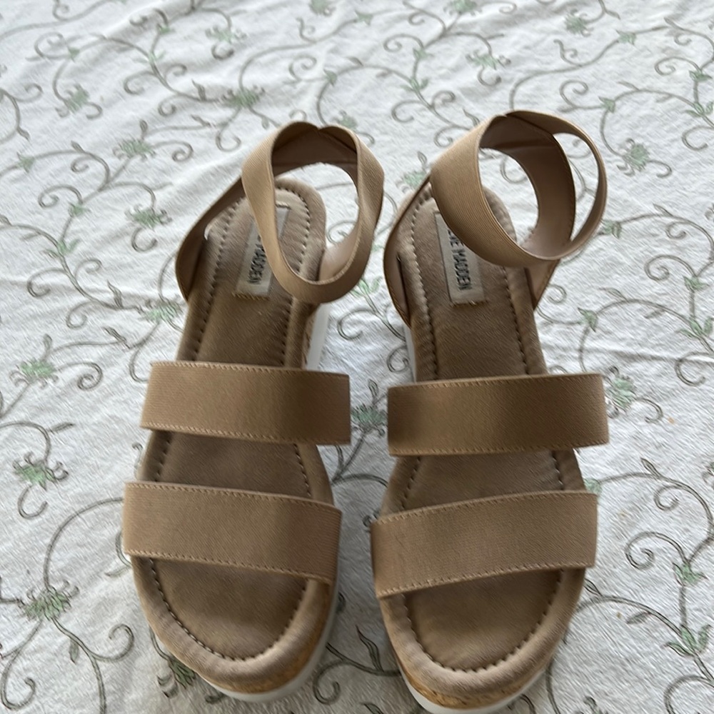 Women’s platform sandals by Steve Madden